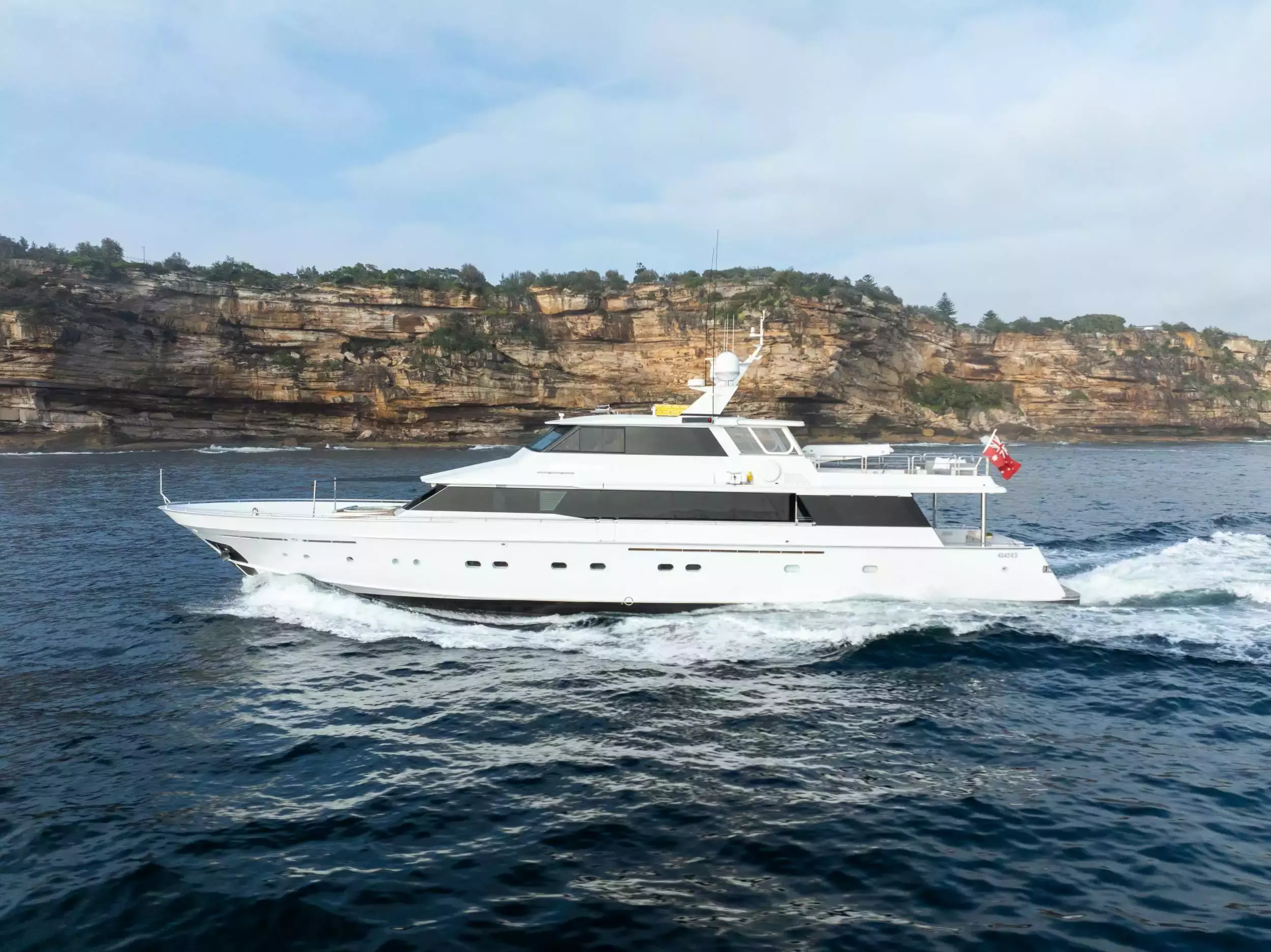 Shorething by Lloyds Ships – Private Motor Yacht Charter in Gold Coast – Special Offer at Boatcrowd