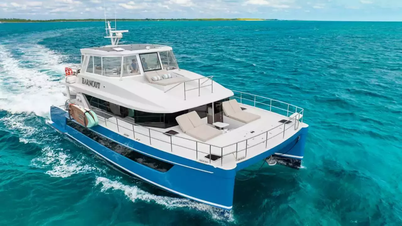 Earnout by Two Oceans – Special Offer on Private Power Catamaran Rental