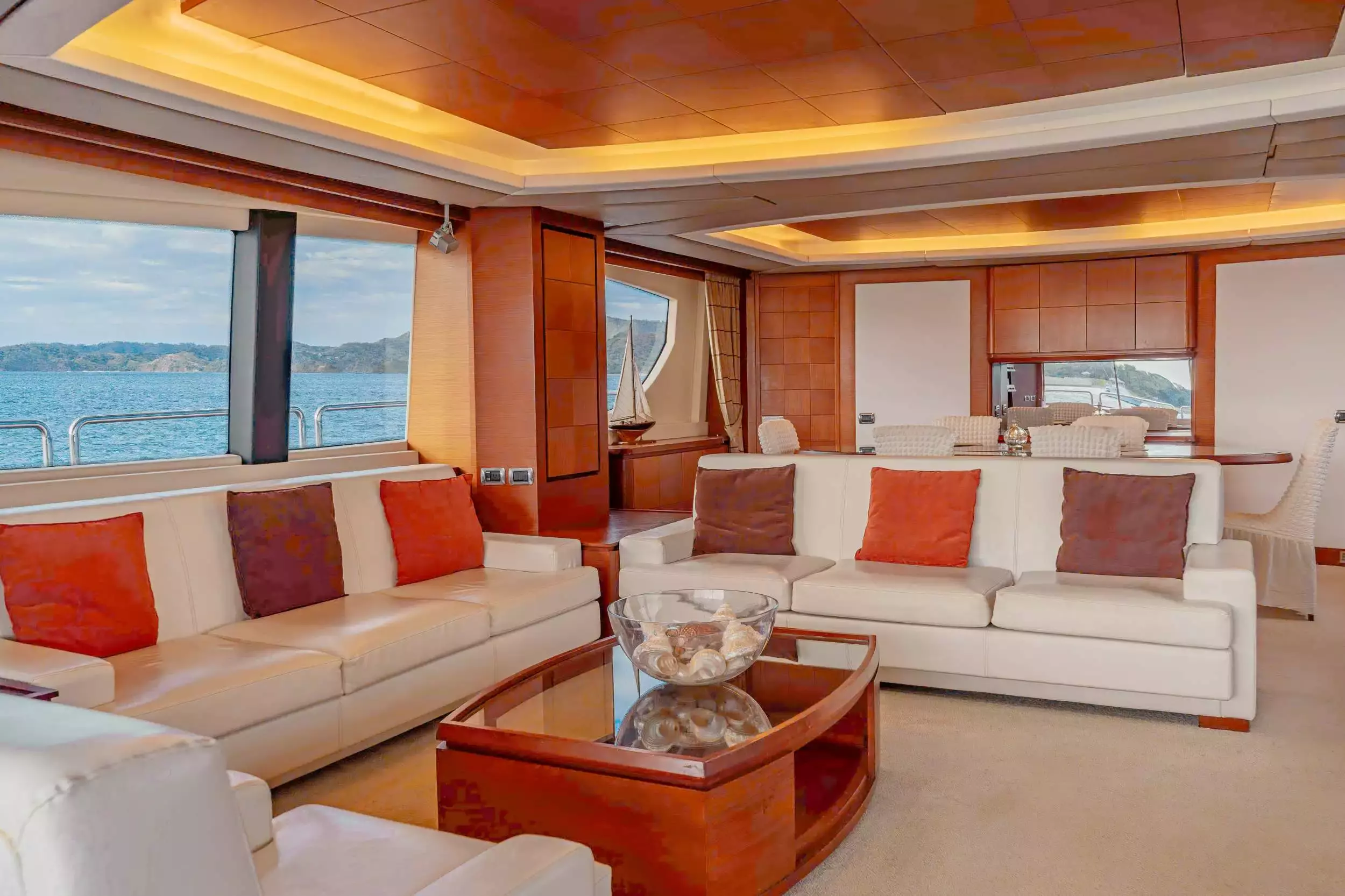 Camy Ed by Azimut - Private Motor Yacht Charter in Panama – Special Offer at Boatcrowd