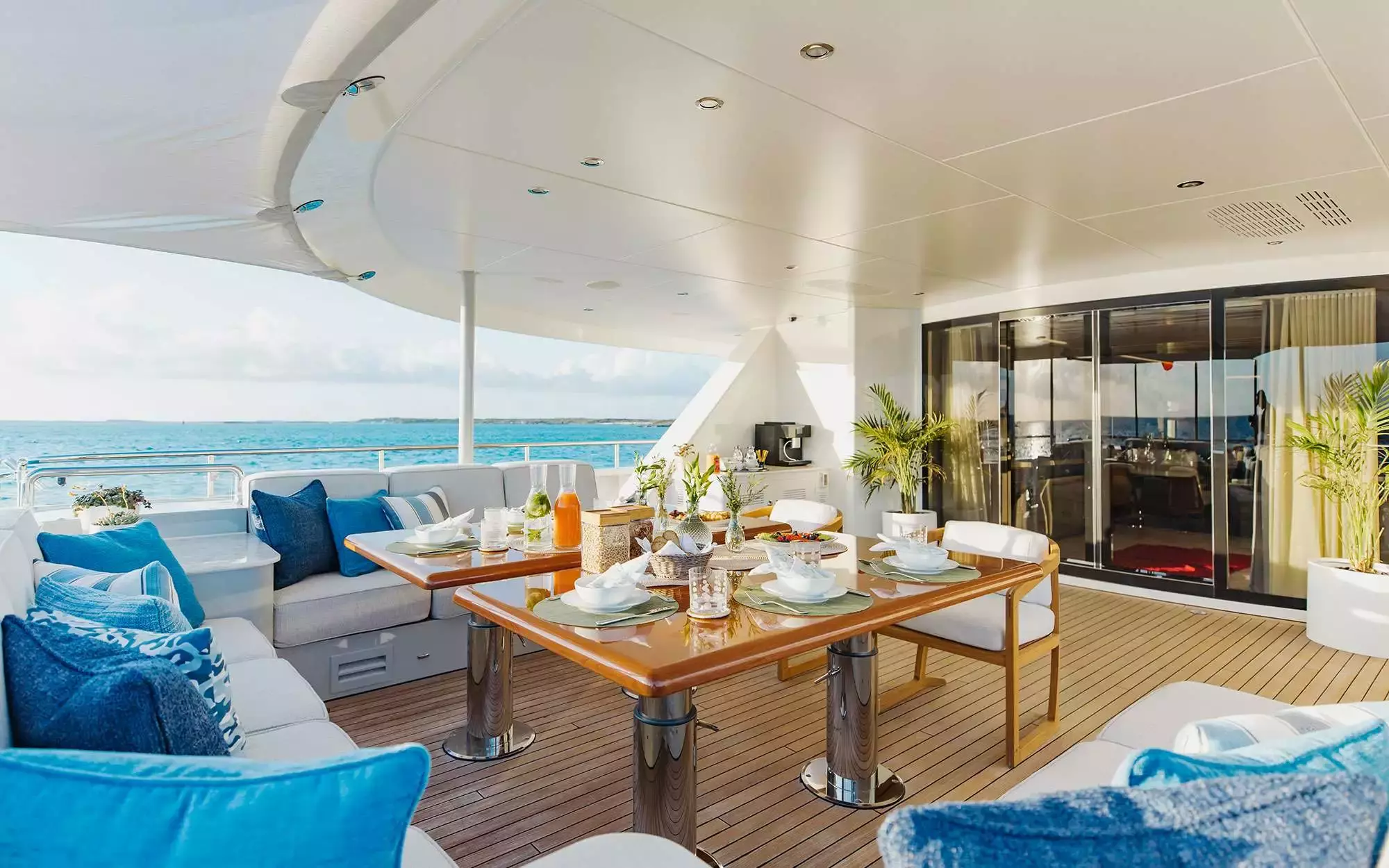 Odyssea by Heesen - Private Superyacht Charter in Panama – Special Offer at Boatcrowd