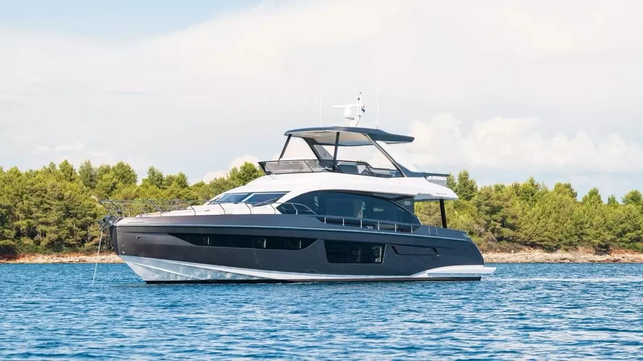 Aglaya by Azimut – Private Motor Yacht Charter in Dubrovnik – Special Offer at Boatcrowd