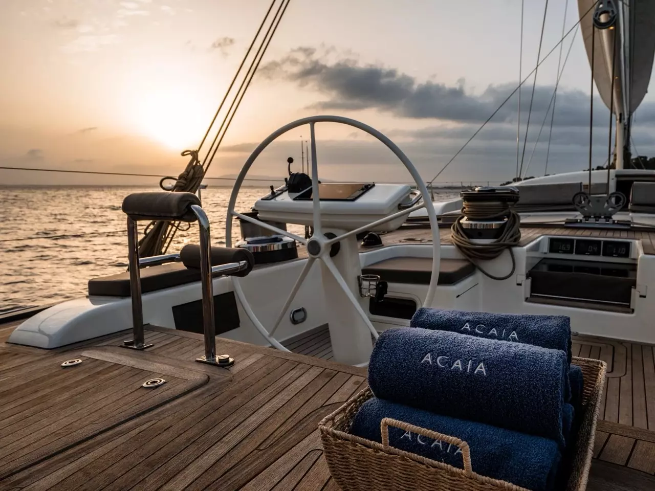 Acaia by Southern Wind - Private Motor Sailer Charter in Panama – Special Offer at Boatcrowd