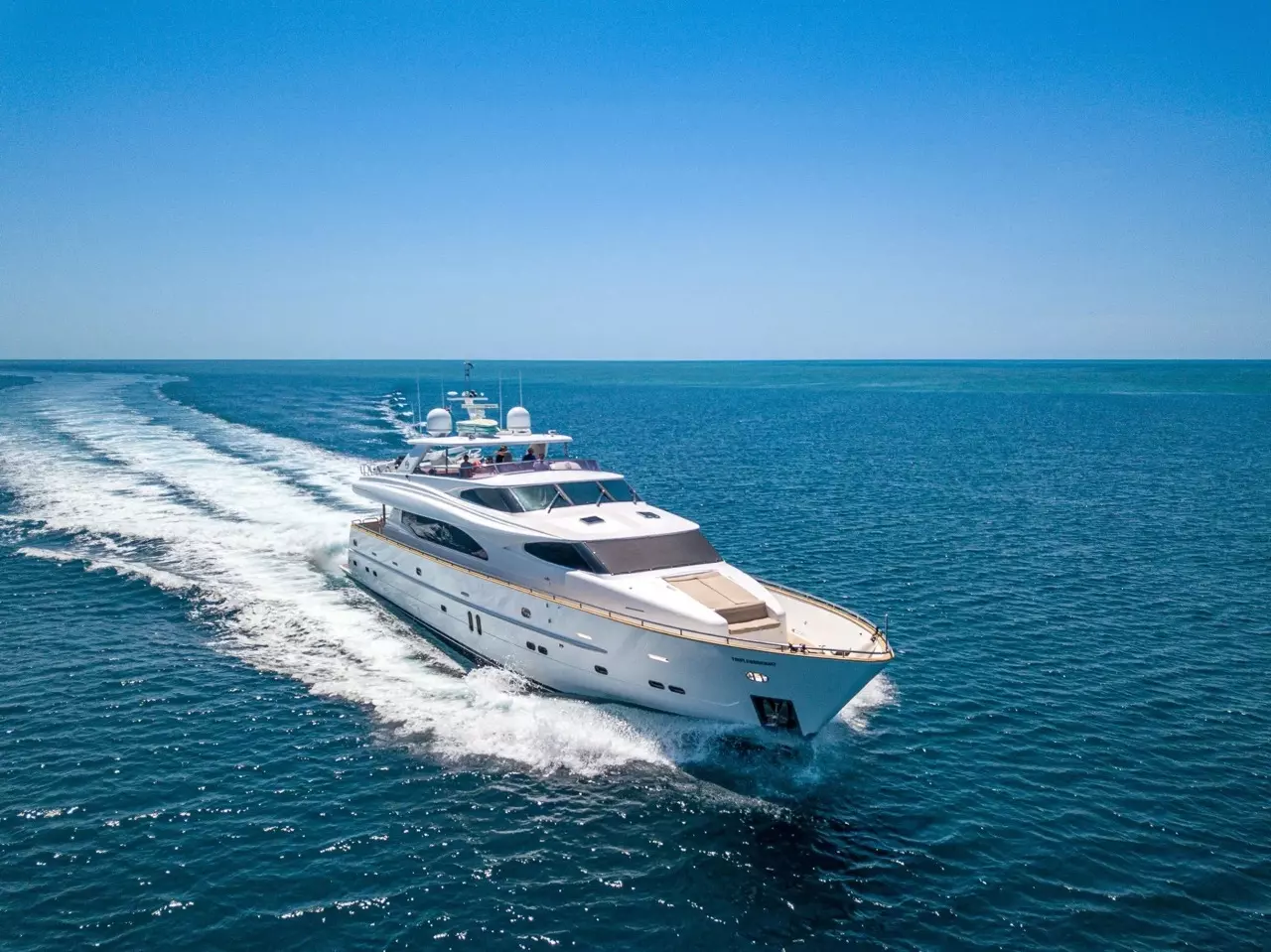 Triple 888 by Horizon – Private Motor Yacht Charter in Whitsundays – Special Offer at Boatcrowd
