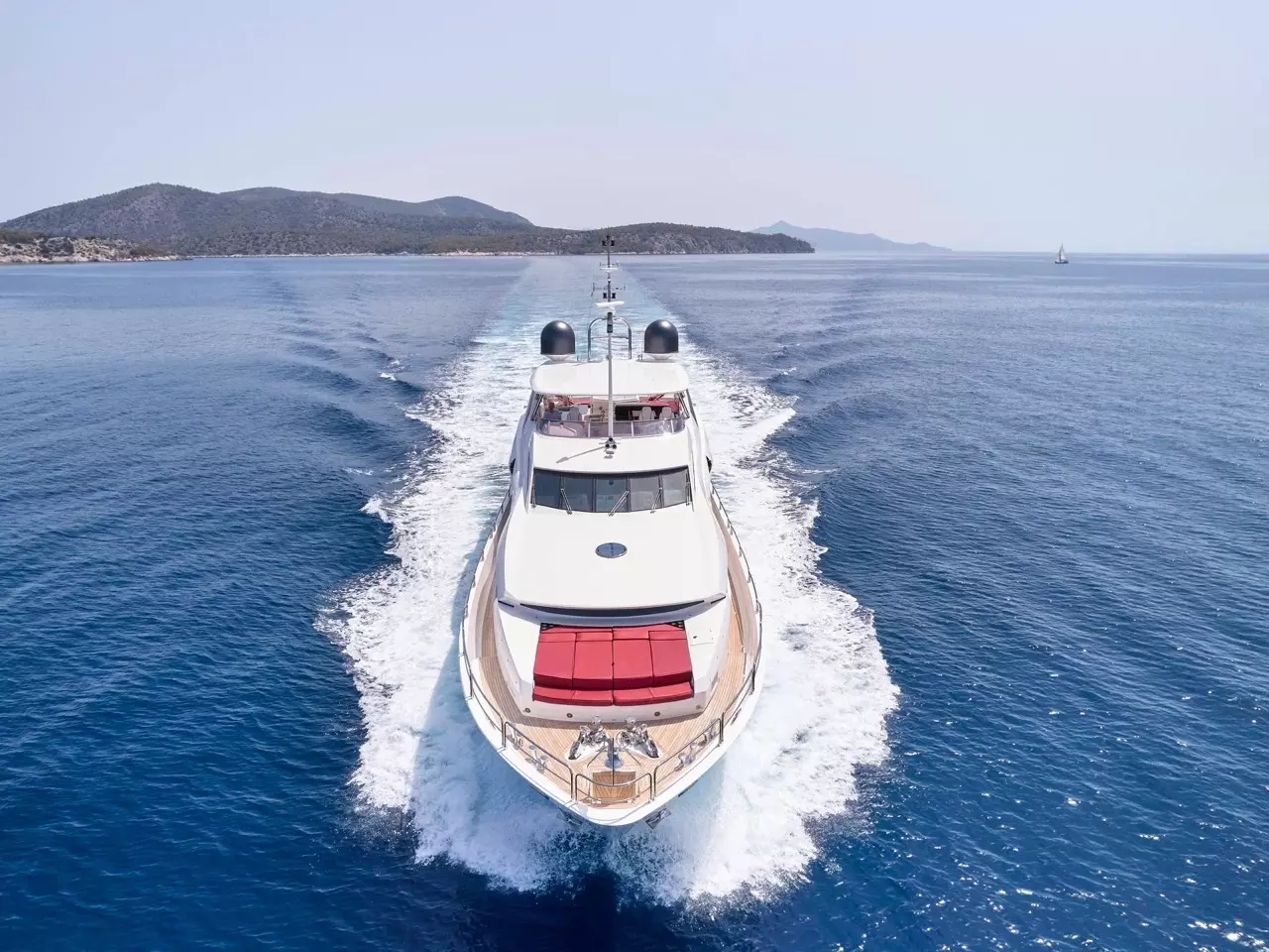 White Pearl I by Sunseeker – Private Superyacht Charter in Lefkada – Special Offer at Boatcrowd