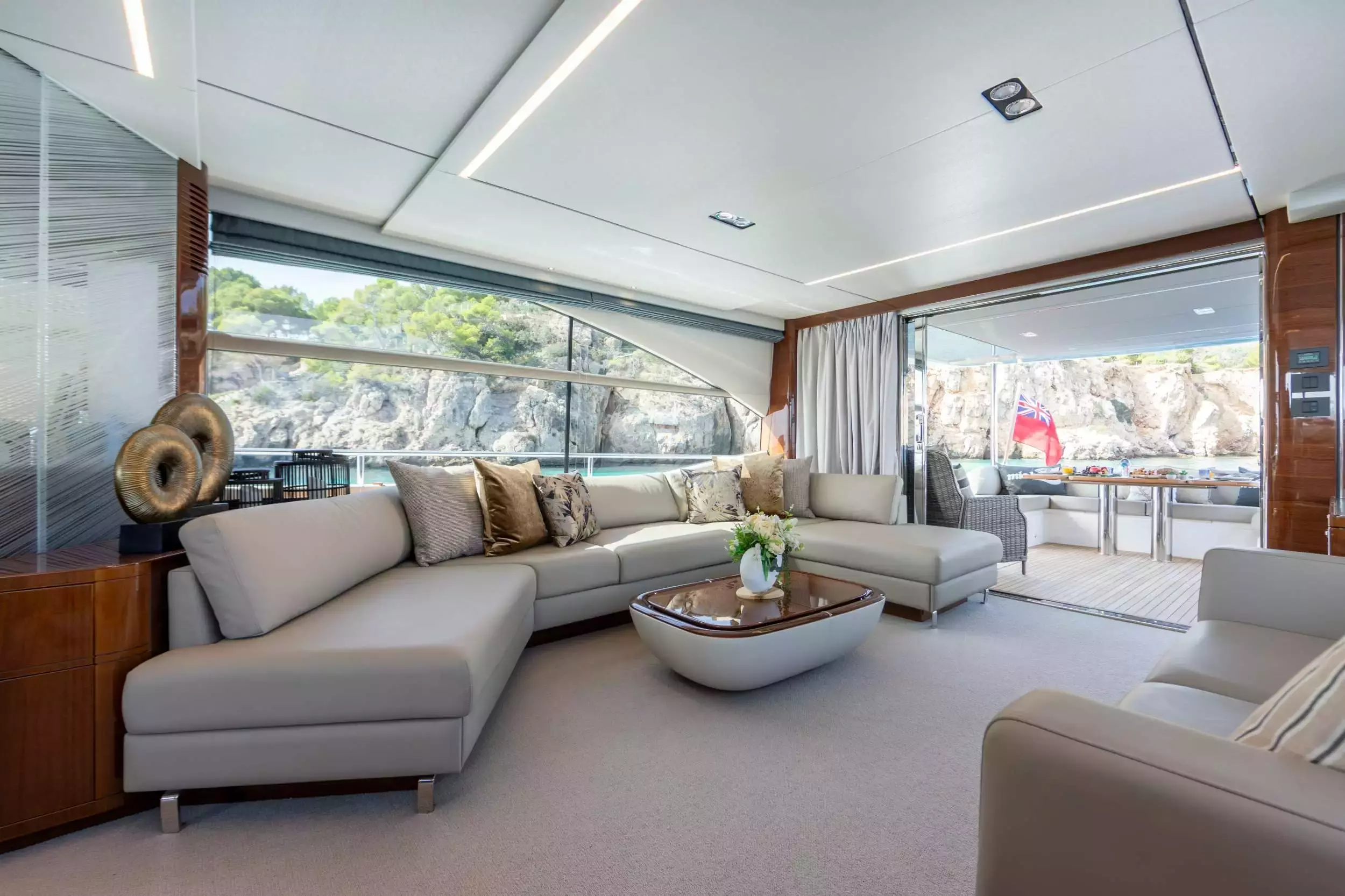 Mio Barco by Princess – Private Motor Yacht Charter in Mallorca – Special Offer at Boatcrowd