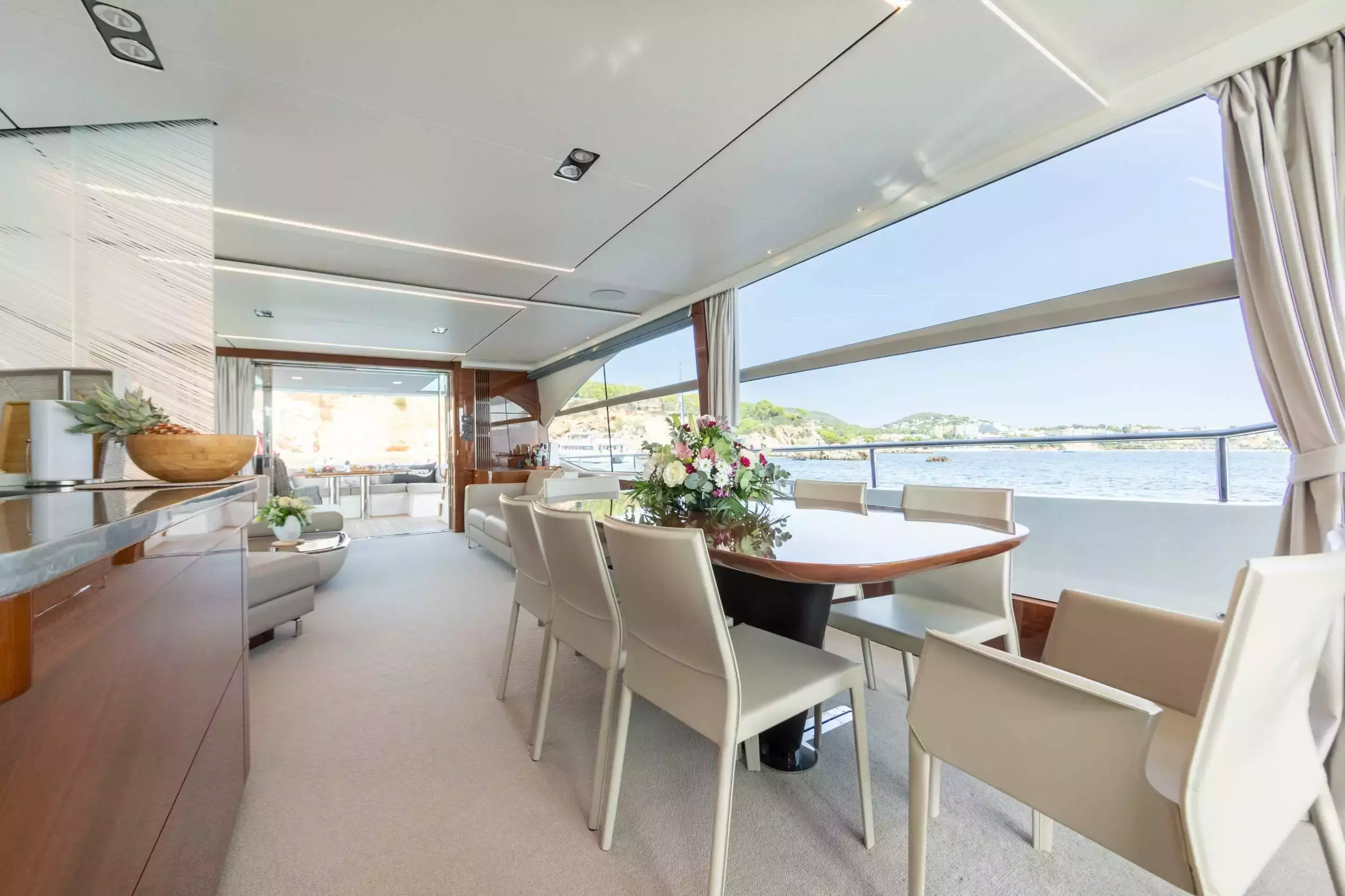 Mio Barco by Princess – Private Motor Yacht Charter in Mallorca – Special Offer at Boatcrowd