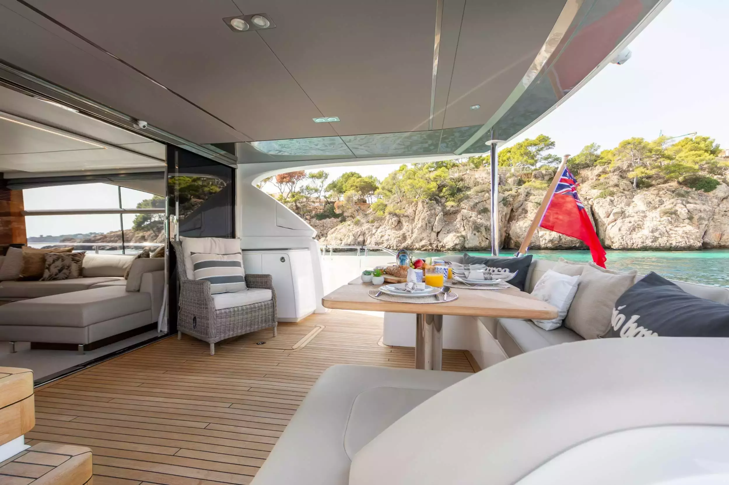 Mio Barco by Princess – Private Motor Yacht Charter in Mallorca – Special Offer at Boatcrowd