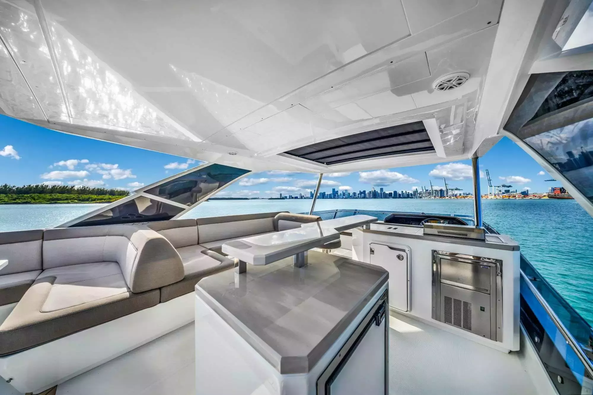 Optimus Prime by Galeon - Private Motor Yacht Charter in Turks and Caicos – Special Offer at Boatcrowd