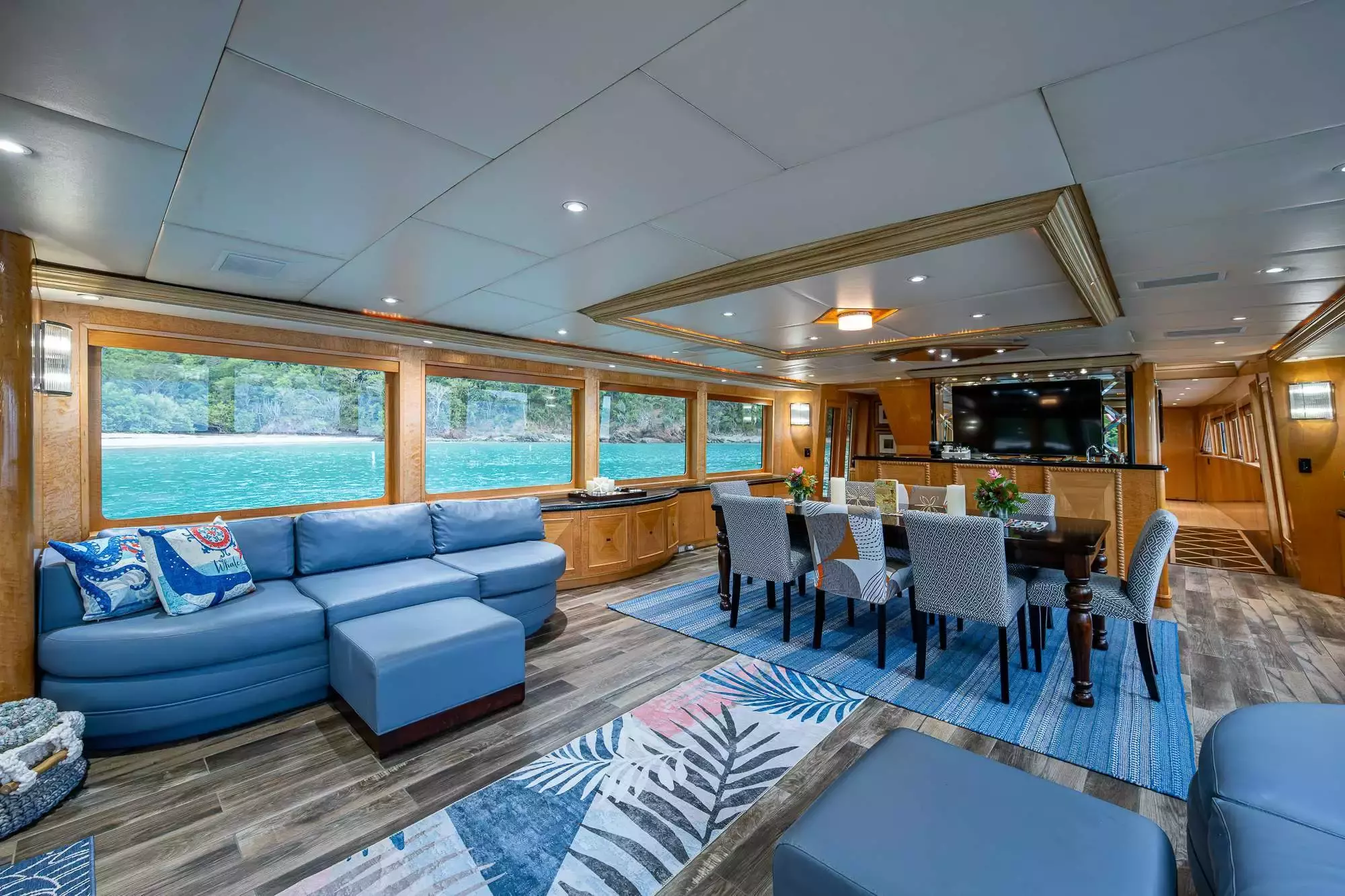 Perseverance by Broward – Private Motor Yacht Charter in St Thomas – Special Offer at Boatcrowd