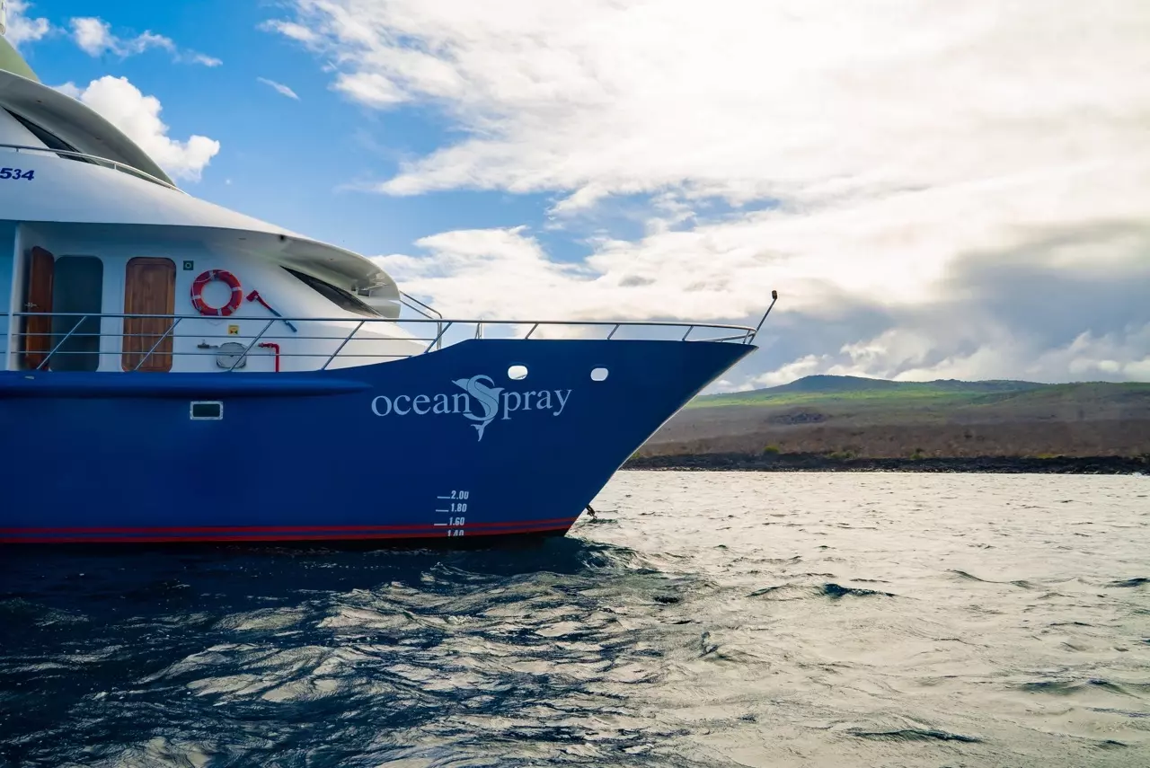 Ocean Spray by Custom Made – Private Motor Yacht Charter in Galapagos – Special Offer at Boatcrowd