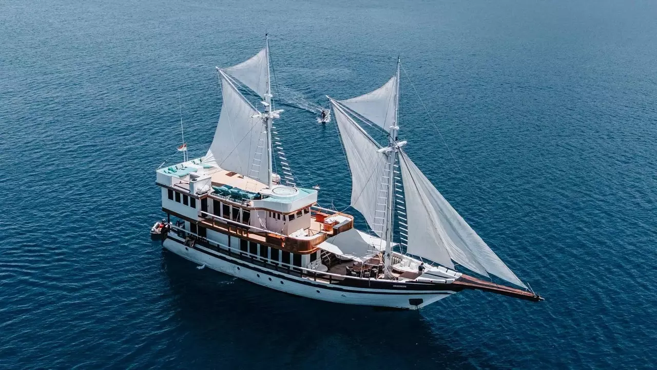 Kayra by Phinisi – Private Motor Sailer Charter in Raja Ampat – Special Offer at Boatcrowd