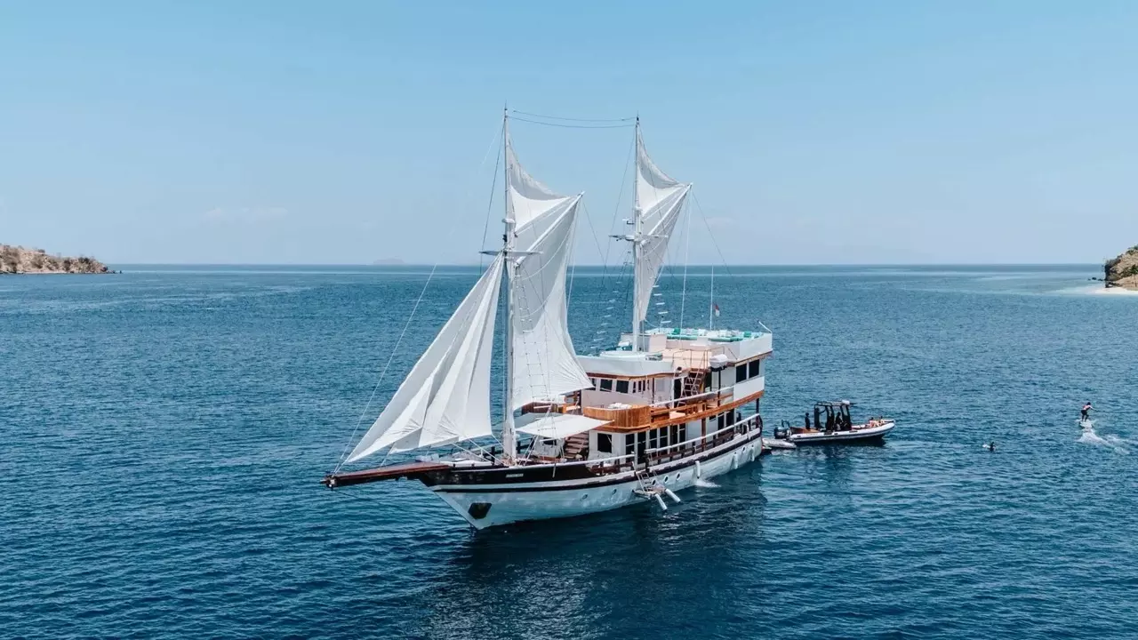 Kayra by Phinisi – Private Motor Sailer Charter in Raja Ampat – Special Offer at Boatcrowd