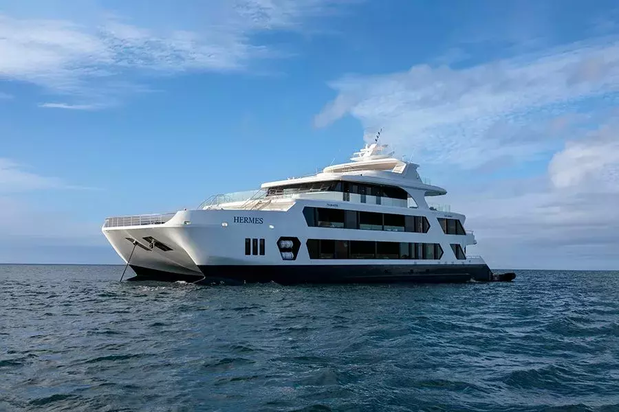 Hermes Catamaran by Custom Made – Private Luxury Catamaran Charter in Galapagos – Special Offer at Boatcrowd