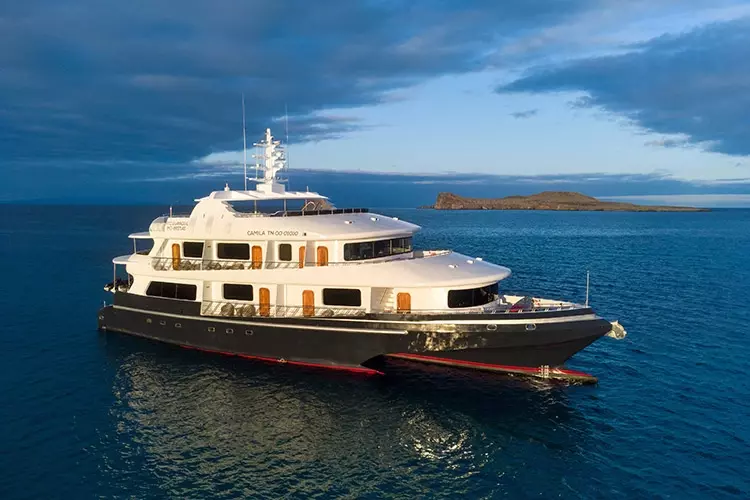 Galapagos Horizon by Lyman Morse – Private Motor Yacht Charter in Galapagos – Special Offer at Boatcrowd