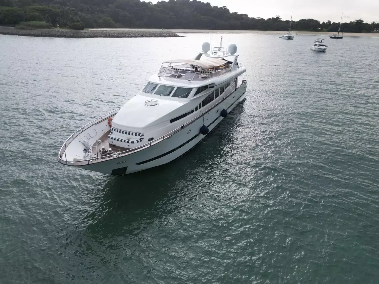 Leviathan 8 by Horizon - Private Motor Yacht Charter in Singapore – Special Offer at Boatcrowd