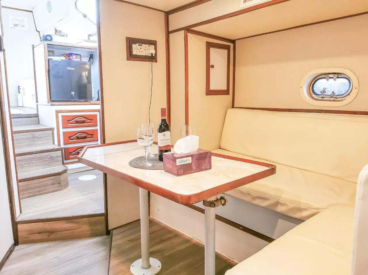 WaveShark II by Sport Cruiser - Private Motor Yacht Charter in Singapore – Special Offer at Boatcrowd