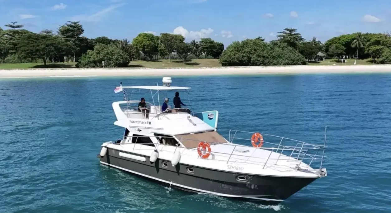 WaveShark II by Sport Cruiser - Private Motor Yacht Charter in Singapore – Special Offer at Boatcrowd