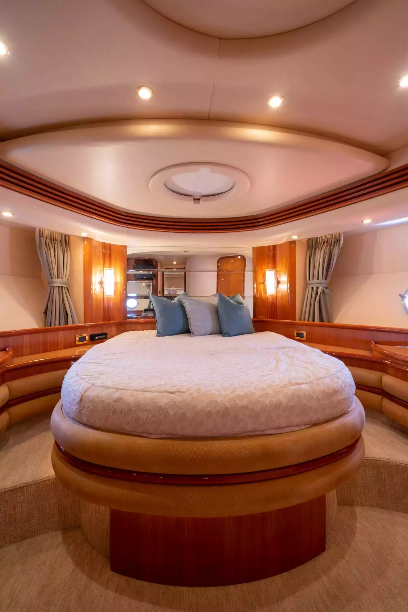 Victoria PR by Azimut - Private Motor Yacht Charter in Puerto Rico – Special Offer at Boatcrowd