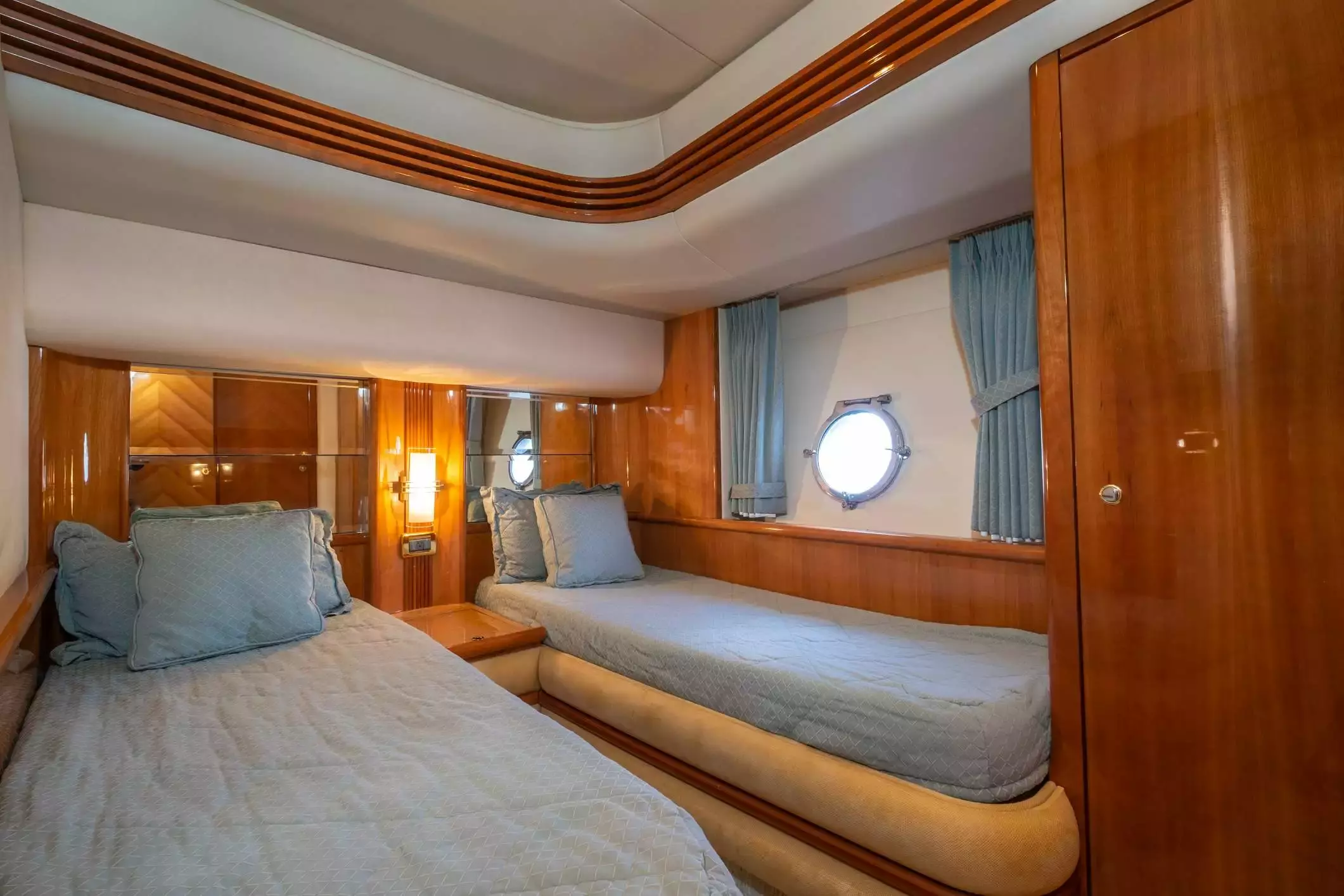 Victoria PR by Azimut - Private Motor Yacht Charter in Puerto Rico – Special Offer at Boatcrowd